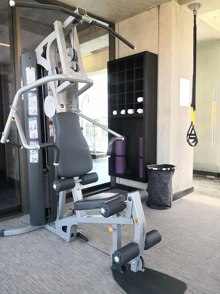 Solace Hotel Σαντιάγκο Εξωτερικό φωτογραφία A typical gym