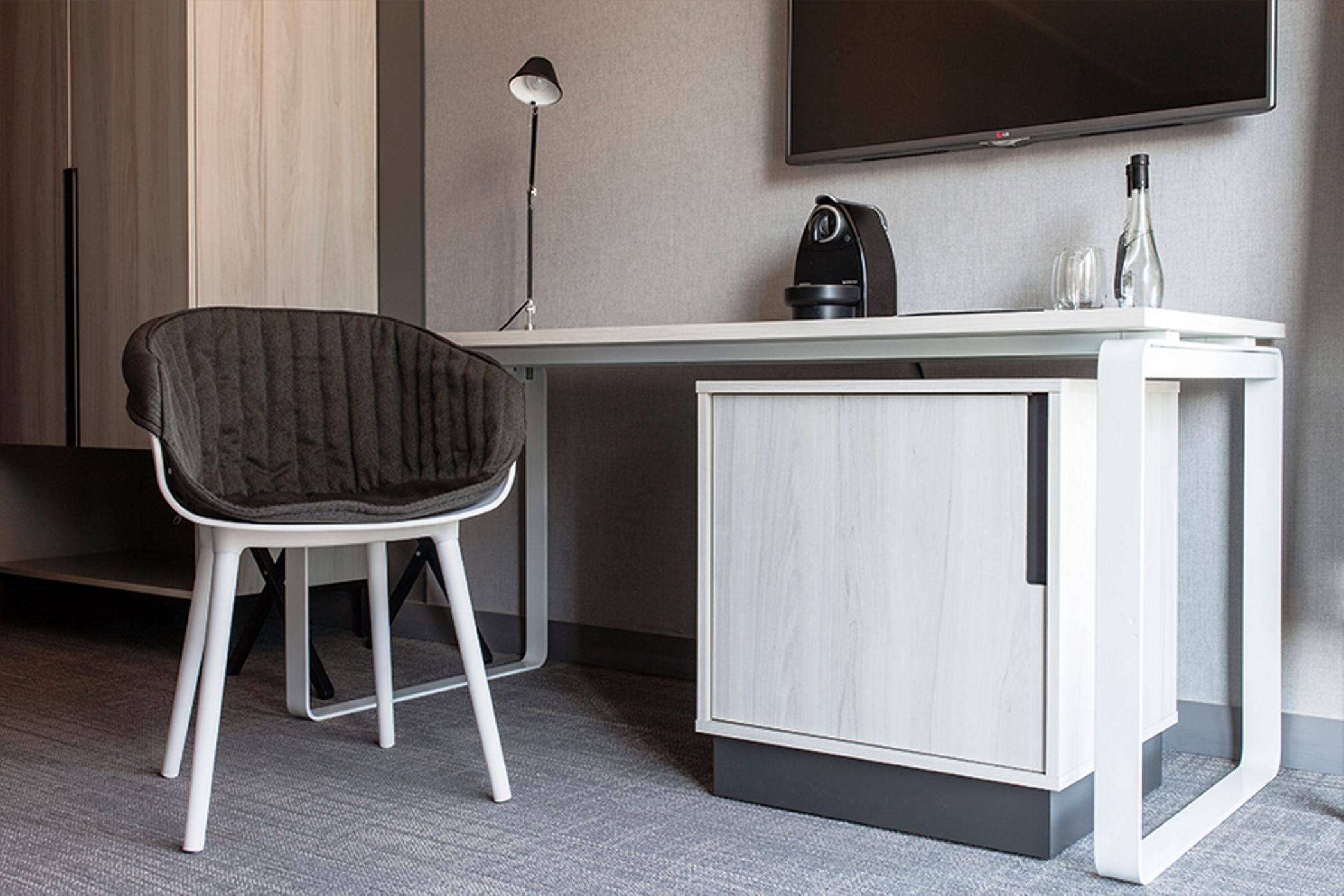Solace Hotel Σαντιάγκο Εξωτερικό φωτογραφία A Nespresso machine in a hotel room
