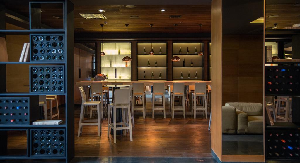 Solace Hotel Σαντιάγκο Εξωτερικό φωτογραφία The bar at the lounge