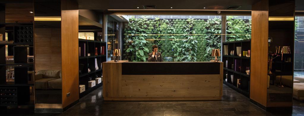 Solace Hotel Σαντιάγκο Εξωτερικό φωτογραφία Reception desk at the hotel