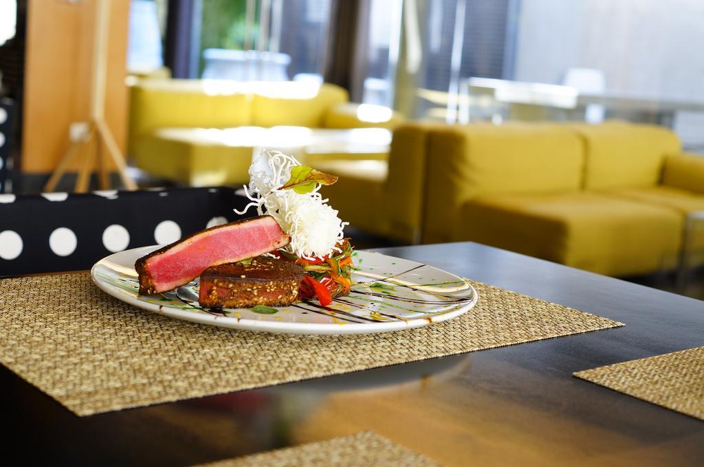 Solace Hotel Σαντιάγκο Εξωτερικό φωτογραφία A tuna steak