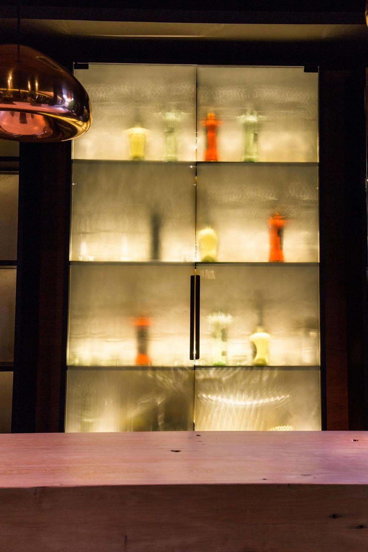 Solace Hotel Σαντιάγκο Εξωτερικό φωτογραφία A glass display case