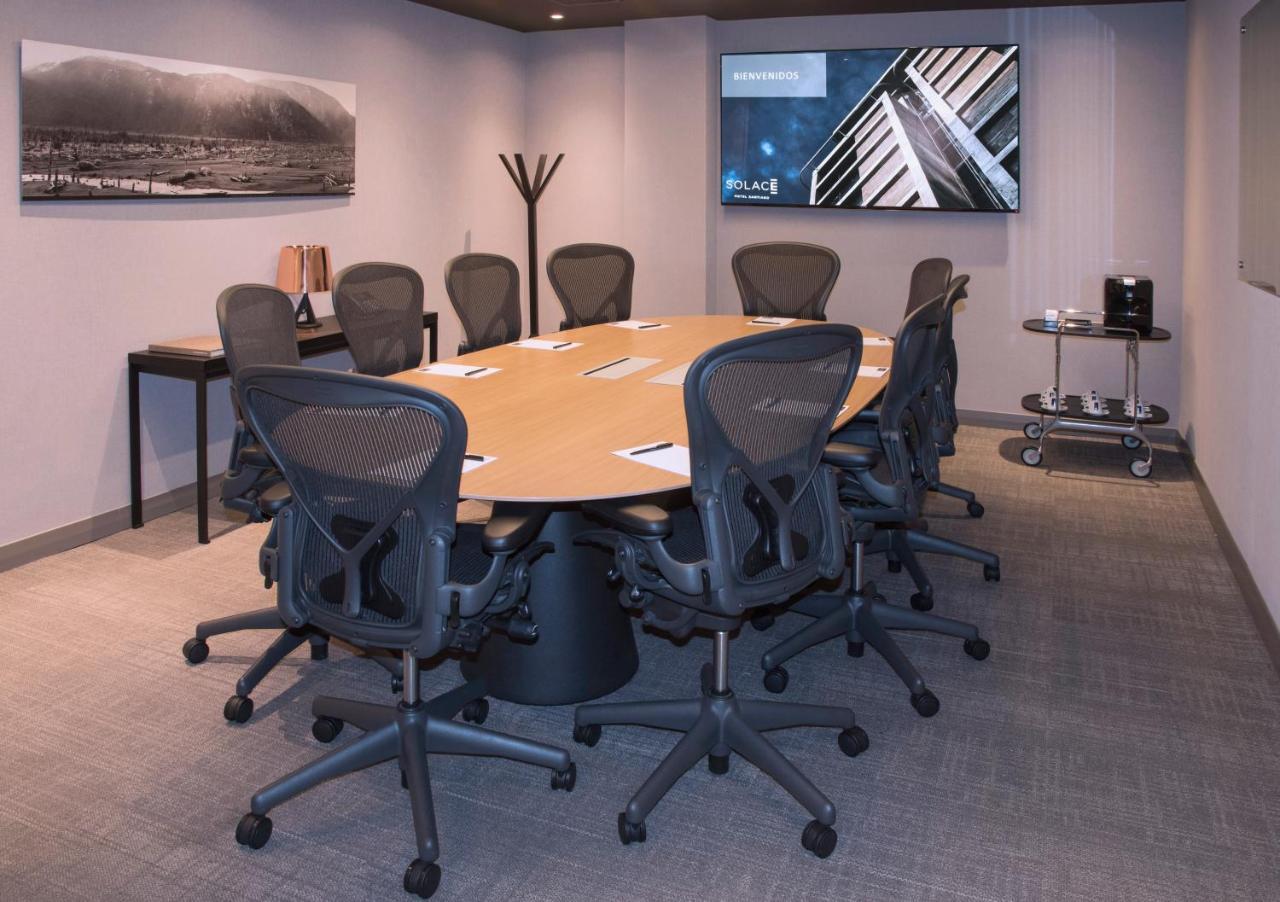 Solace Hotel Σαντιάγκο Εξωτερικό φωτογραφία A typical boardroom