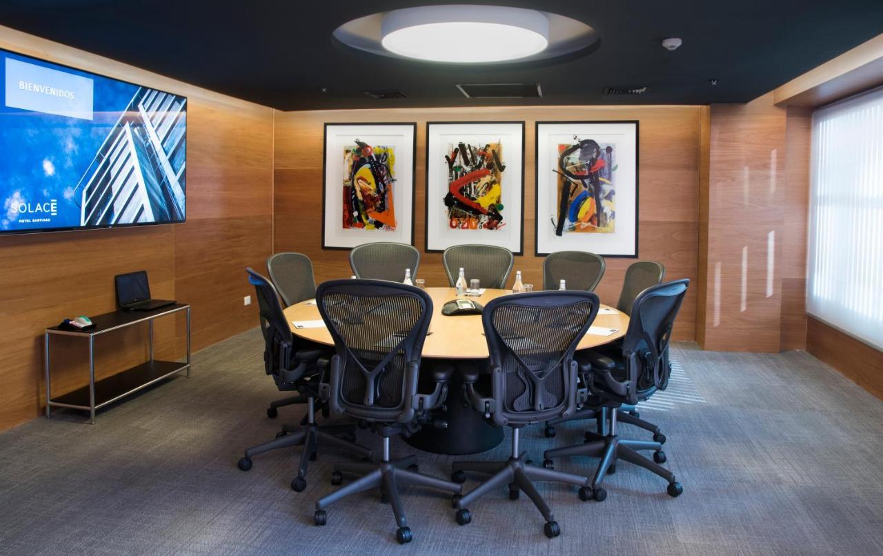 Solace Hotel Σαντιάγκο Εξωτερικό φωτογραφία A meeting room at the National African American Museum and Culture Center